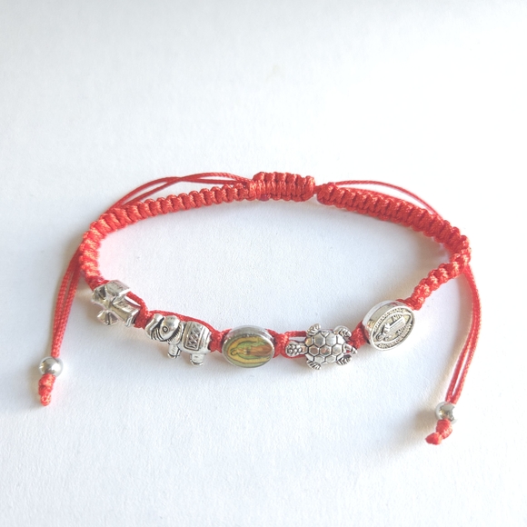 Red String Bracelet with Silver Charms Elefant Turtle Virgen De Guadalupe - Picture 1 of 2